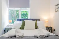 Host Stay Croydon Road Dwelling Hotels near Edenbridge & Oxted Agricultural Show