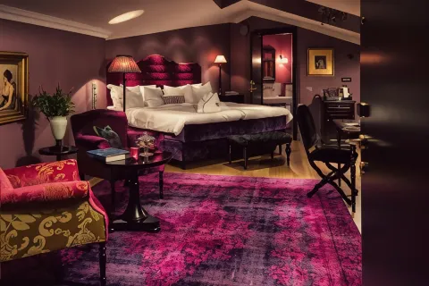 Dorsia Hotel & Restaurant