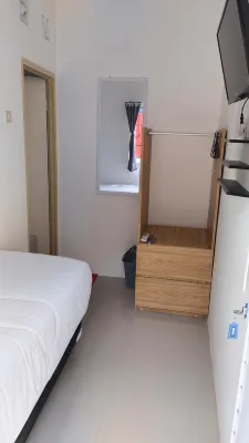 다리스카 룸 홈스테이 AIZZ STORE JOMBANG 주변 호텔