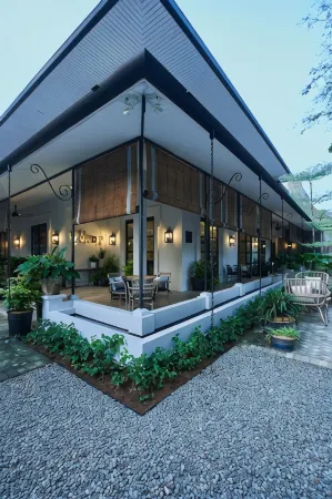 Lamandau House