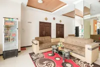 RedDoorz Syariah @ Jalan Simpang Gajayana Hotels in Lowokwaru