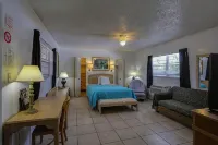 Richard's Motel Studios