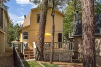 Rustic Mountain Retreat. Trail Access,Fenced Yard