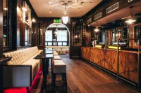Russell Court Hotel