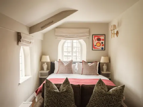 เดอะ แมนเนอร์ เฮาส์ อินน์ โรงแรมใน