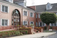 Colts Neck Inn Hotel - parking