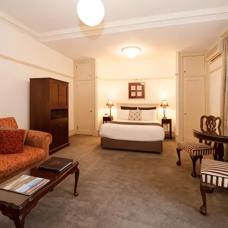 Cobb & Co Court Boutique Hotel