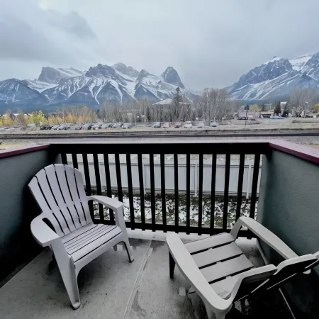 Canadian Rockies Chalets
