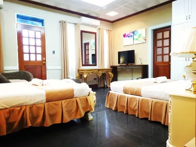 ヴィラ ジョアナ リゾート リサール・システム, ビナングナン・キャンパス大学周辺のホテル