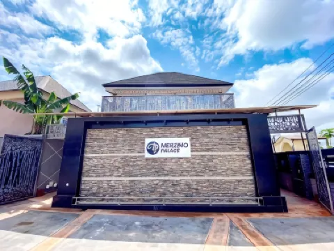 Merzino Palace โรงแรมใน