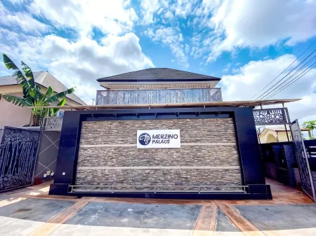 Merzino Palace Отели рядом с достопримечательностью «Unity Park»