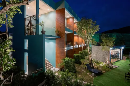 Peace Blue Naiharn Naturist Resort Phuket