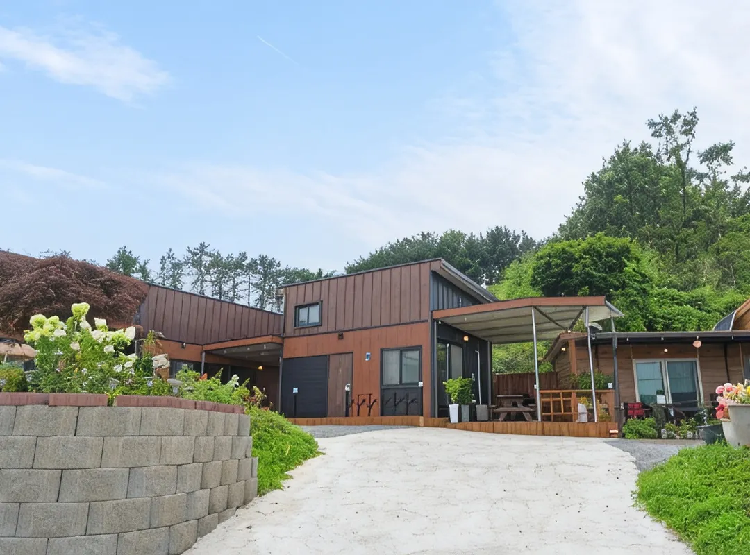 Taean Cypress Fragrance Pension - Incheon
