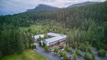 Bonneville Hot Springs Resort & Spa Отели рядом с достопримечательностью «Гора Тейбл»