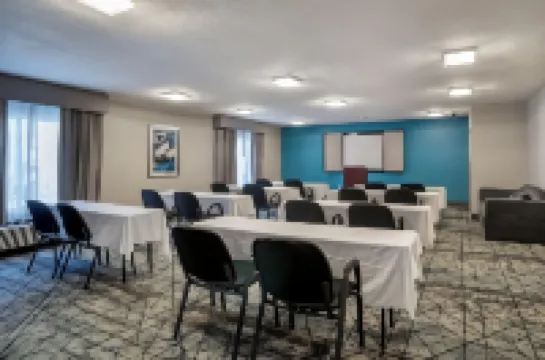 Best Western Plus Carlton Suites