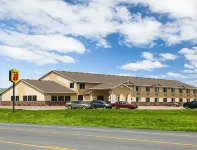 Super 8 by Wyndham Cameron