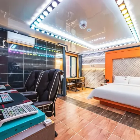 Hotel Eat Dot Com Alpeuseu Oncheon
