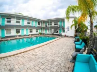 Uptown Inn & Suites - Motels