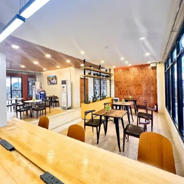 Travelbee Airport Inn