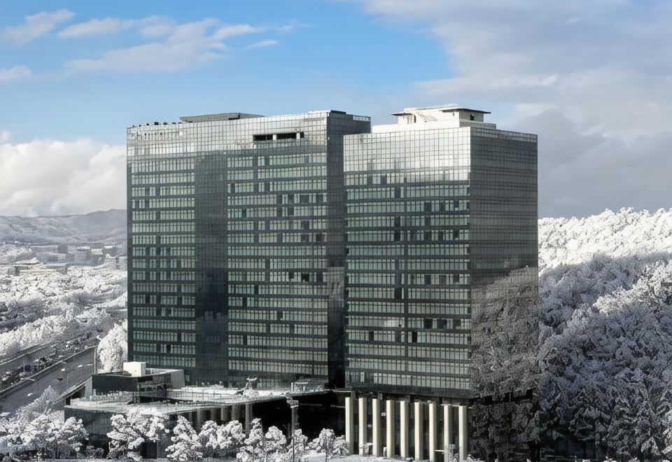 1. 더블트리 바이 ..