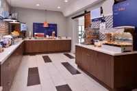 Holiday Inn Express & Suites ELGIN by IHG Hotels in Elgin