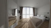 Metro Hotel Terminal Hotel a 