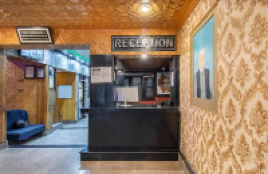 Hotel York (5 Mins Walk to Dal Lake)