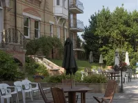 Villa Rothsay Hotel - parking