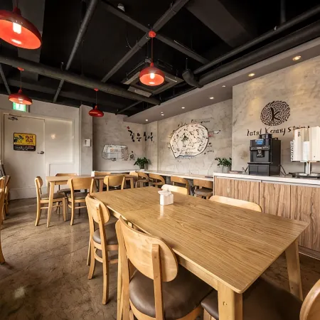 Hotel Rest Seogwipo Отели рядом с достопримечательностью «Поле для гольфа Nine Bridges»