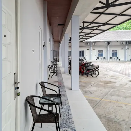 Urbanview Hotel Tentrem 2 near Alun-Alun Blora
