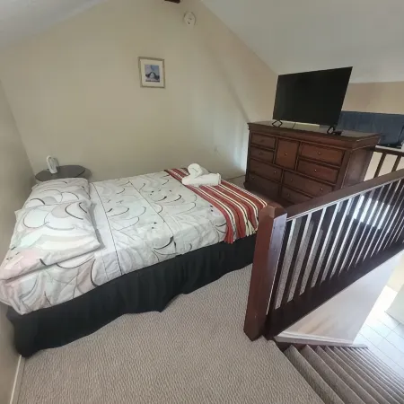 Spacious 3-Bedroom Apartment Perfect for Families and Groups Отели в г. Слайделл
