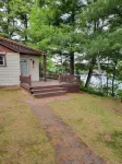 Charming 2-bedroom  lakefront cabin in delightful Phillip,WI