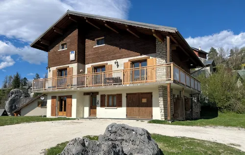 Spacious house ideally located. Confort + for 6 people, private parking