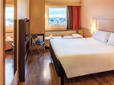 Oft Plaza Oeste Hotel Hotels near Zoo