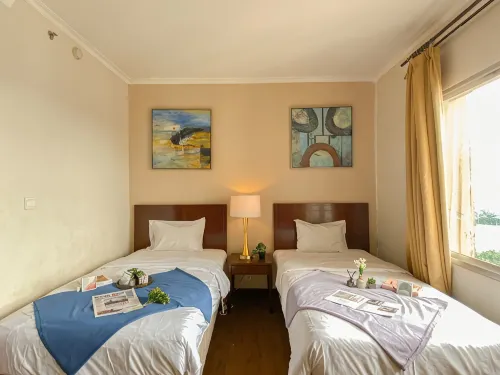 Spacious 1BR at Marina Ancol Apartment By Travelio - Apartments