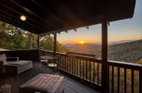 Best Sunset Views in Blue Ridge w/ Paved Roads and Outdoor Deck Addition - Alppimaja