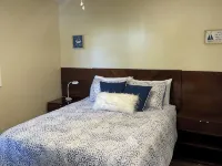 Welcome to “The Seabreeze Lakeside Getaway” in the heart of a true vacation town Hotels in Irondequoit