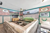 Lambeau Lodge near the heart of Titletown District, Green Bay
