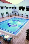 Hotel 81 Tristar - Pools