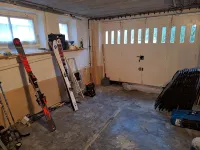Sunny House with a Terrace, 4 Bedrooms, 2 Bathrooms, Sleeps 9–11 People. - balcony