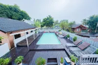 Luang Prabang Sunset Hostel - 私人泳池