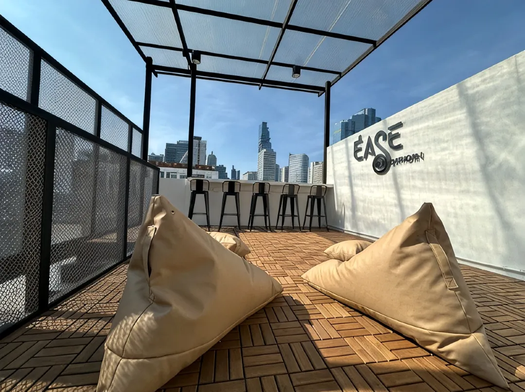 Ease @ Sathorn Hostel And Co-working Space - Bang Rak