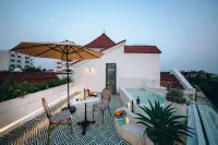 MOONSET Twilight Hotel (Beihai Yintan International Passenger Port)