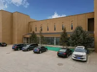 Crowne Plaza ORDOS by IHG - parking