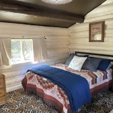 Old Canyon Creekside Cabin - Ski Park, Hot Spring Hotels in Beaverhead County