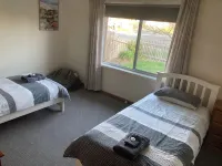 Comfortable 3 Bedroom Home with all the facilities to accommodate 6 people.