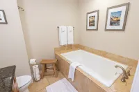 Unforgettable Oceanfront View! Steps to the Sand! Rockaway 2BR Condo! Beachfront - 4 stjerner