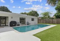 Outdoor Oasis Heated Pool, Hot Tub, Fire Pit, Tiki, Games