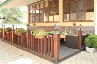 Green Hosta Hotel