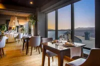 Cacique Inacayal Lake Hotel & Spa